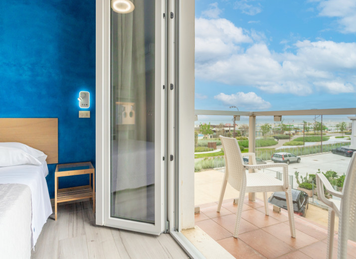 media.ghouse-riminispiaggia-rimini-con-camere-vista-mare