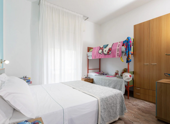 media.Slide-Camera-Family-01-GHouse-Rimini