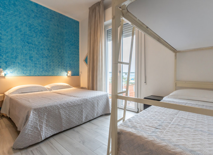 media.camera-family-ghouse-rimini-spiaggia-rimini