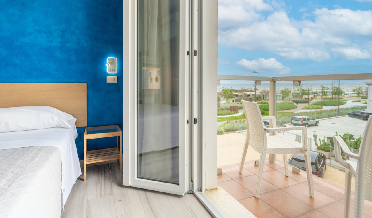media.ghouse-riminispiaggia-rimini-con-camere-vista-mare