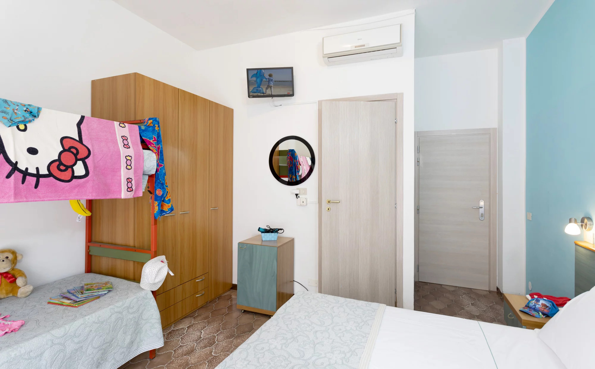 media.Slide-Camera-Family-03-GHouse-Rimini